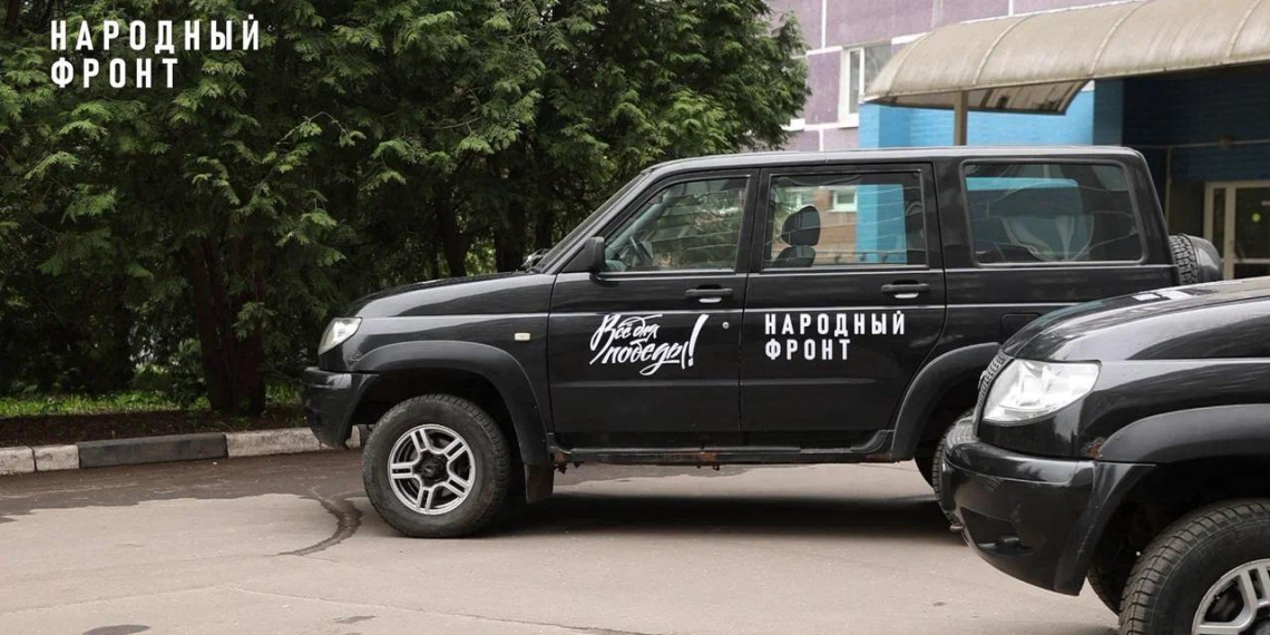 Минтруд передал Народному фронту автомобили для ЛНР и Запорожской области 