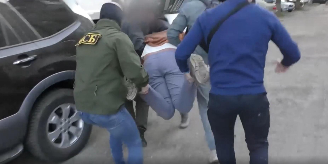 Задержанные ФСБ в Брянской области рассказали о получении от Украины взрывчатки дронами