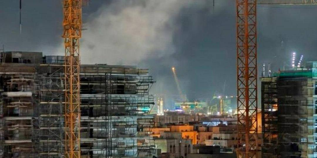 Иран поразил кувейтский танкер с нефтью в порту ОАЭ