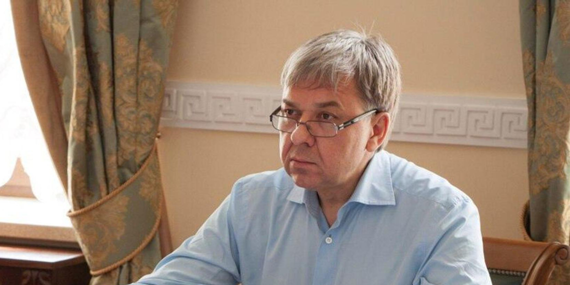 Бывшего главу Росалкогольрегулирования Чуяна заочно приговорили за хищение 33 млрд