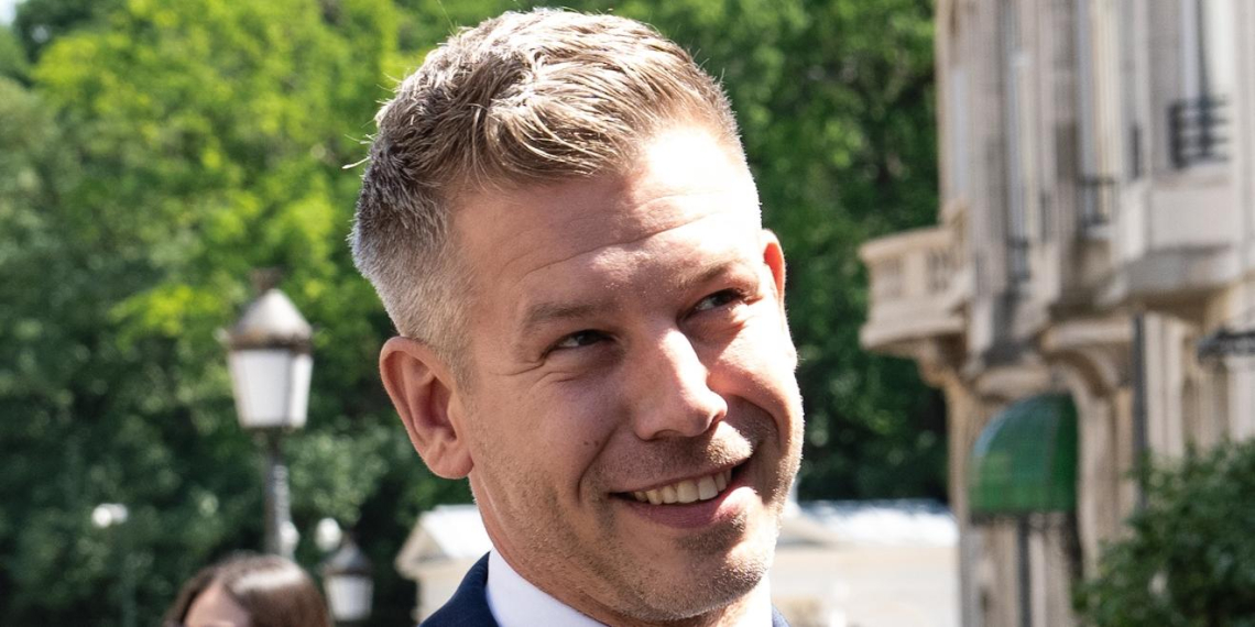 Премьер Венгрии Мадьяр лишился неприкосновенности из-за дела о краже телефона