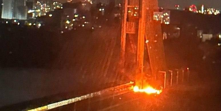 В Киеве после российских ударов ограничили движение по мостам через Днепр
