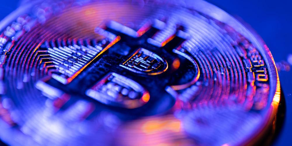 Биткоин обвалился и обрушил рынок криптовалют