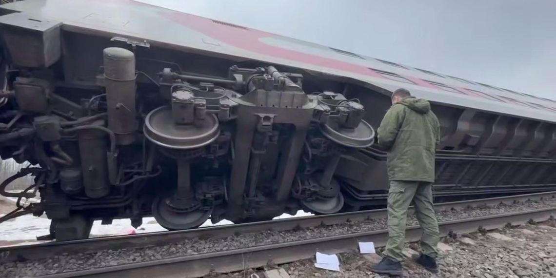 Следком назвал предварительную причину крушения поезда в Ульяновской области