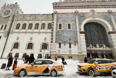 Москву накрыл рекордный за полвека снегопад