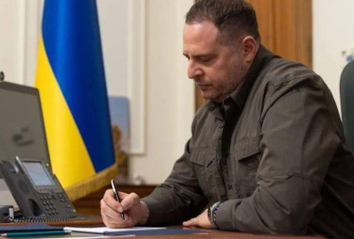 Глава ОП Украины Ермак подал в отставку на фоне коррупционного скандала