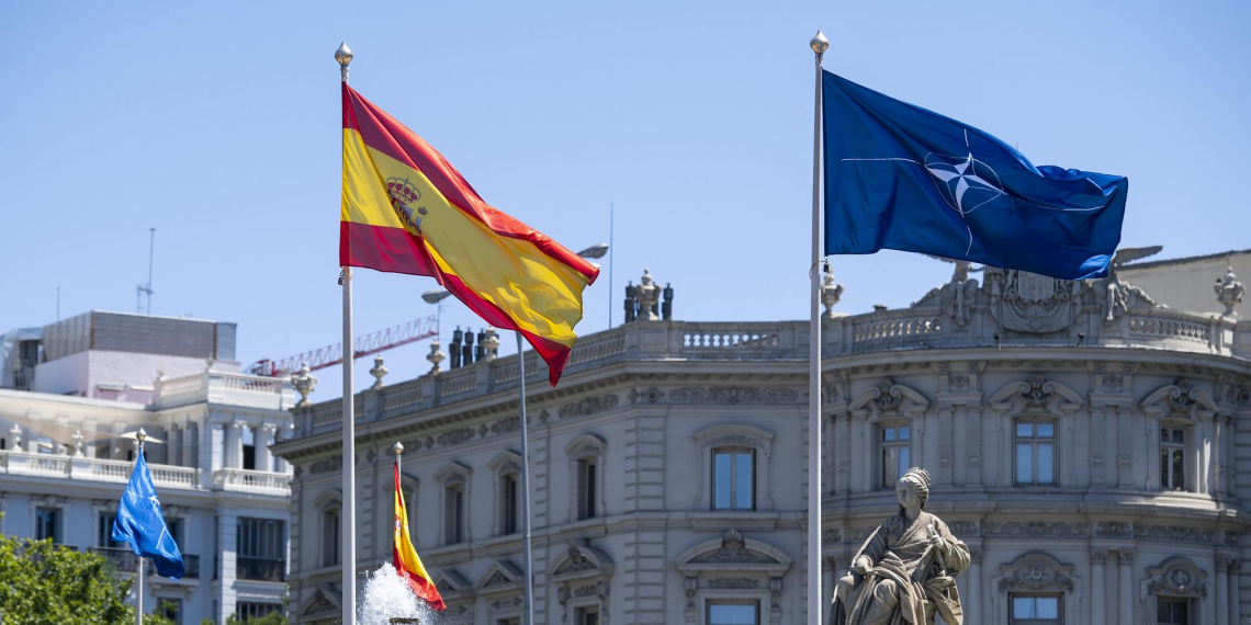 Власти США обсудили приостановку членства Испании в НАТО