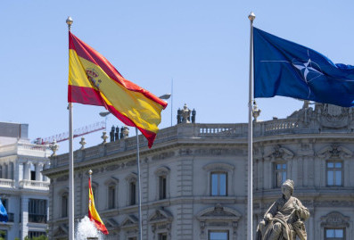 Власти США обсудили приостановку членства Испании в НАТО