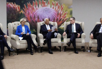 Politico: ключевую роль в отказе ЕС от "репарационного кредита" сыграл Макрон