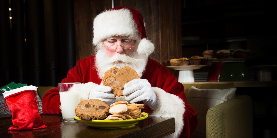 В США полиция отправила на ДНК-тест надкусанное печенье, чтобы доказать существование Санта-Клауса
