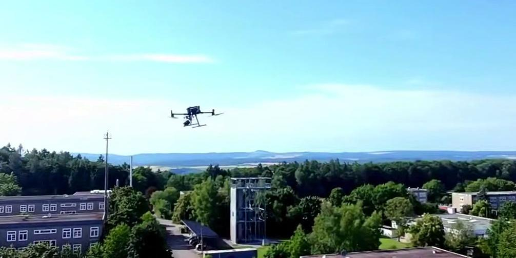 В Германии показали дрон-перехватчик с ИИ, который почти всё делает сам