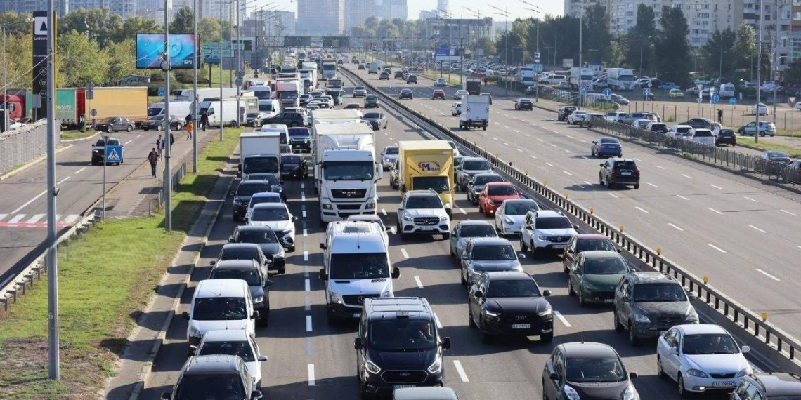 Украинские СМИ сообщили о массовом бегстве жителей из Киева