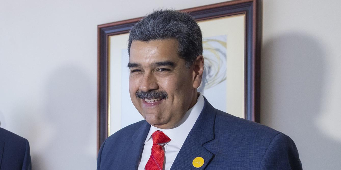 Мадуро назвал Стармера безумным из-за подготовки Британии к войне