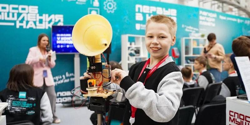 76 юных изобретателей Движения Первых представили проекты в "Сириусе"