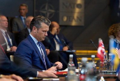 В Конгрессе готовят импичмент шефу Пентагона из-за войны в Иране