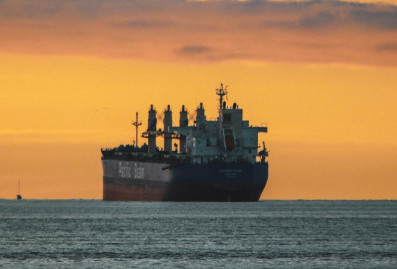 США вновь временно вывели из-под санкций экспорт российской нефти