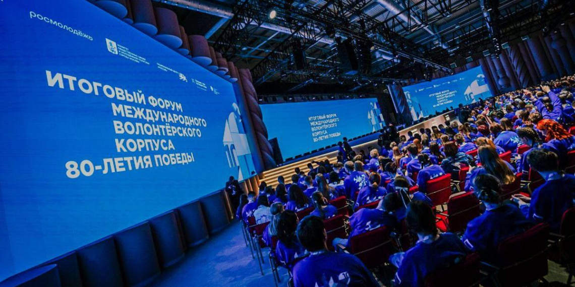 Владимир Якушев поздравил "Волонтёров Победы" с 10-летием движения