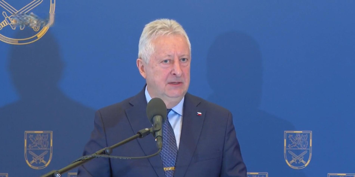 В Чехии произошел скандал из-за слов министра обороны о помощи Украине