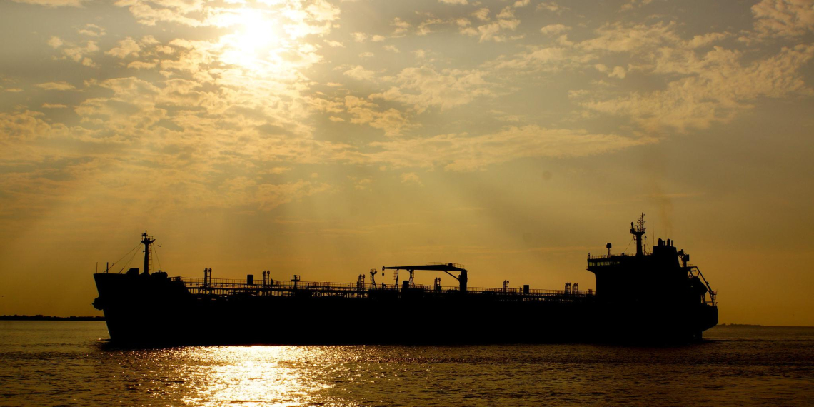 США пропустили российский танкер на Кубу