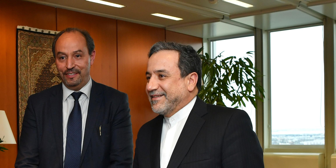 Иран пригрозил США ударами по ближневосточным базам в ответ на нападение