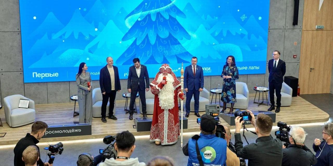 В России стартовала всероссийская благотворительная акция "Ёлка желаний"