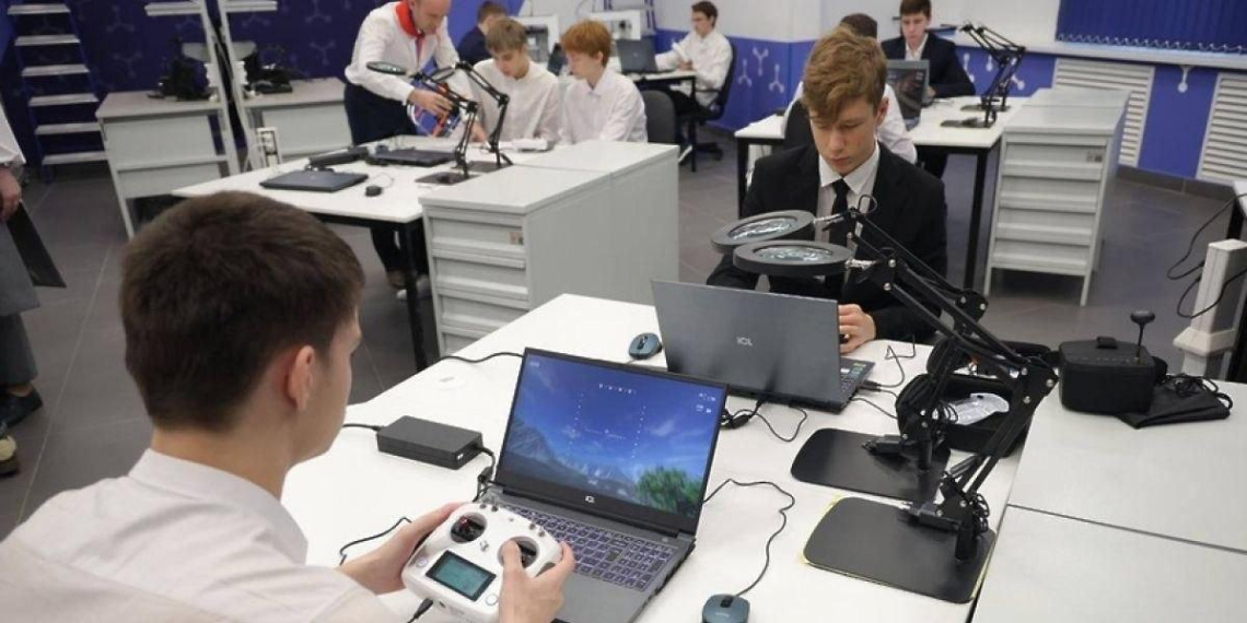 По поручению Президента в России создадут ещё 50 передовых инженерных школ к 2030 году