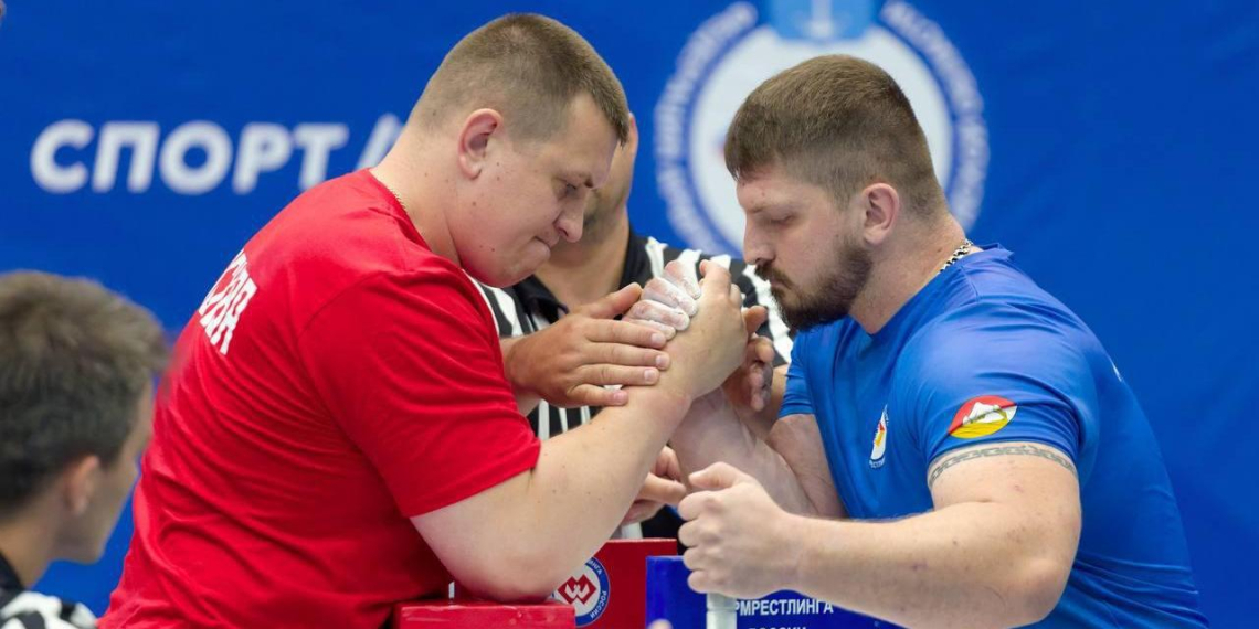 Российские армрестлеры вернутся на мировой чемпионат под флагом и с гимном страны 