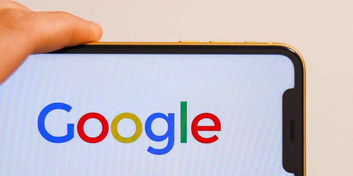 Компания Google оставила Россию без проекта "Год в поиске"