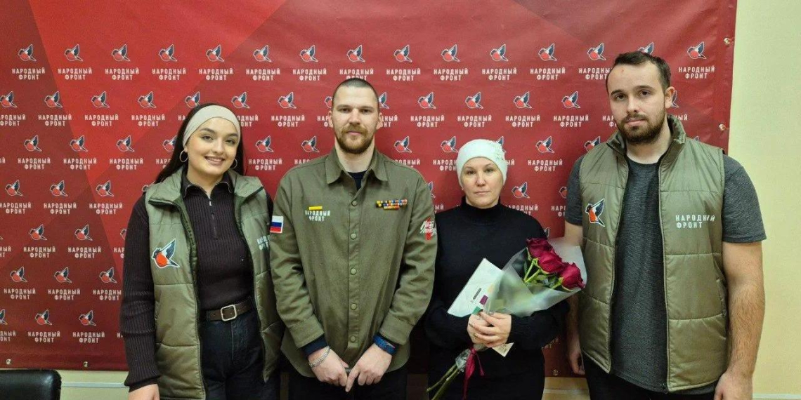 Молодёжка Народного фронта поздравила семьи участников СВО с Днём матери