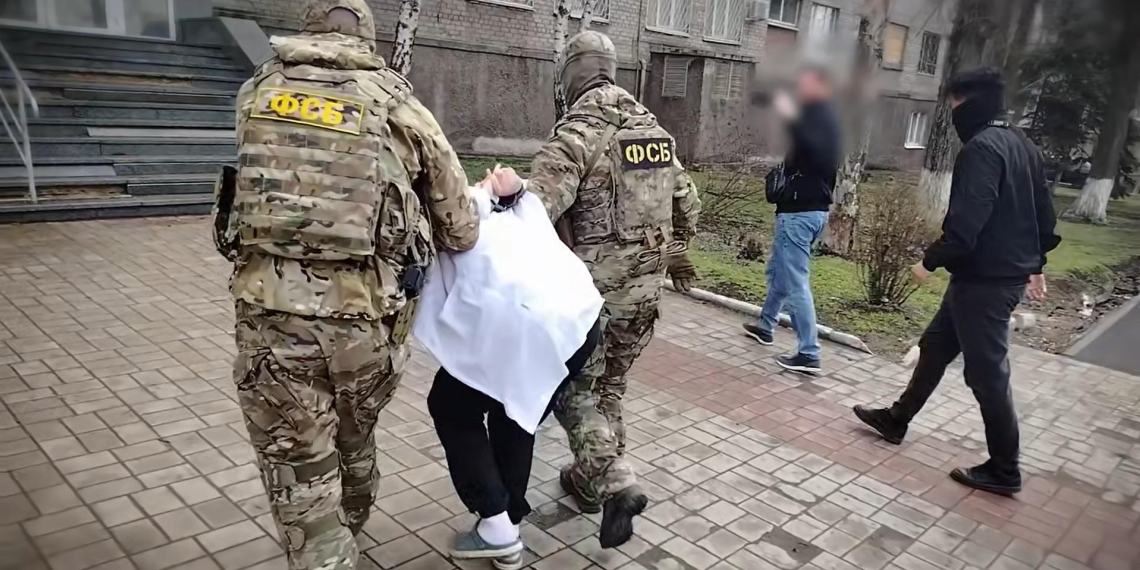 Донецкого медика задержали за передачу Украине сведений об армии