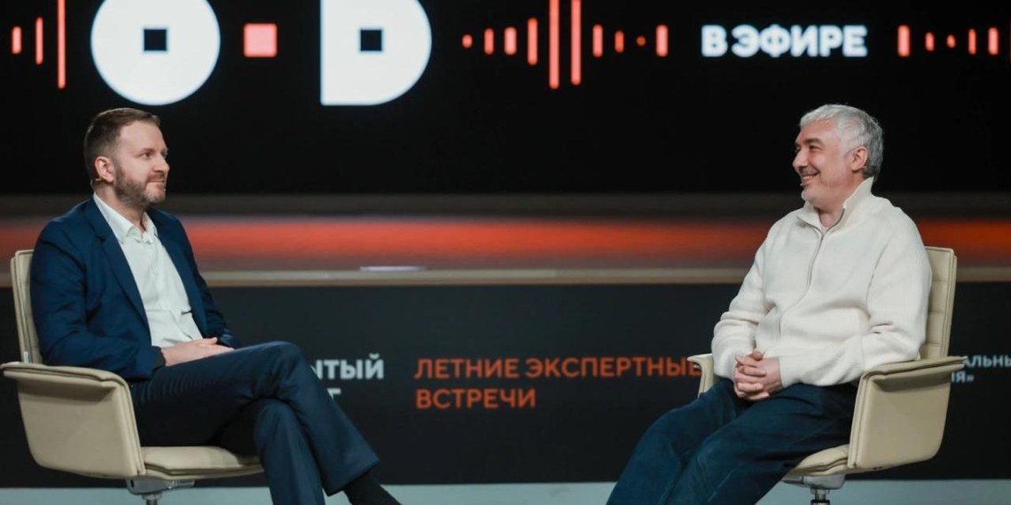 Орешкин и Песков в подкасте "Открытого диалога" – о том, как ИИ меняет требования к человеку 