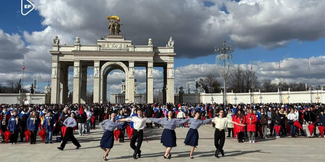 МГЕР и "Волонтерская Рота" организовали мероприятия в честь 11-летия "Крымской весны" 