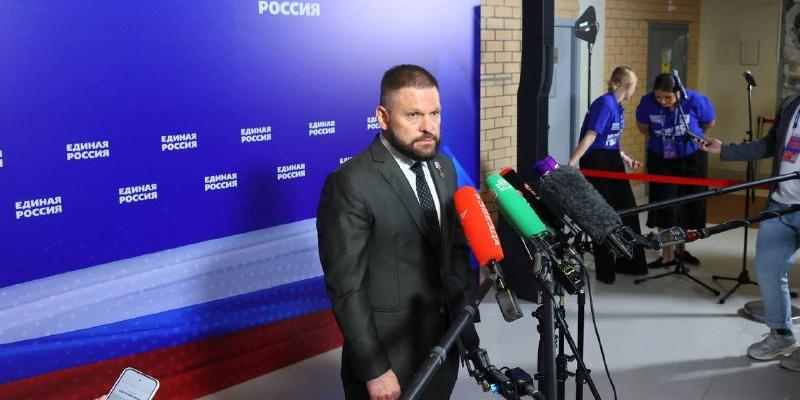 "Единая Россия" открывает учебные полигоны для волонтёров ЧС в 15 регионах 