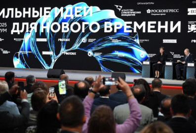 Путин осмотрел выставку российских брендов "Знай наших" с рекордным числом заявок