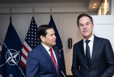 США обиделись на союзников по НАТО из-за запрета использовать свои базы