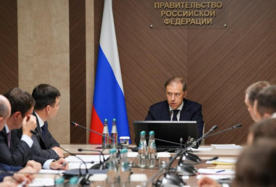 Мантуров поручил продумать перенос введения новых правил утильсбора