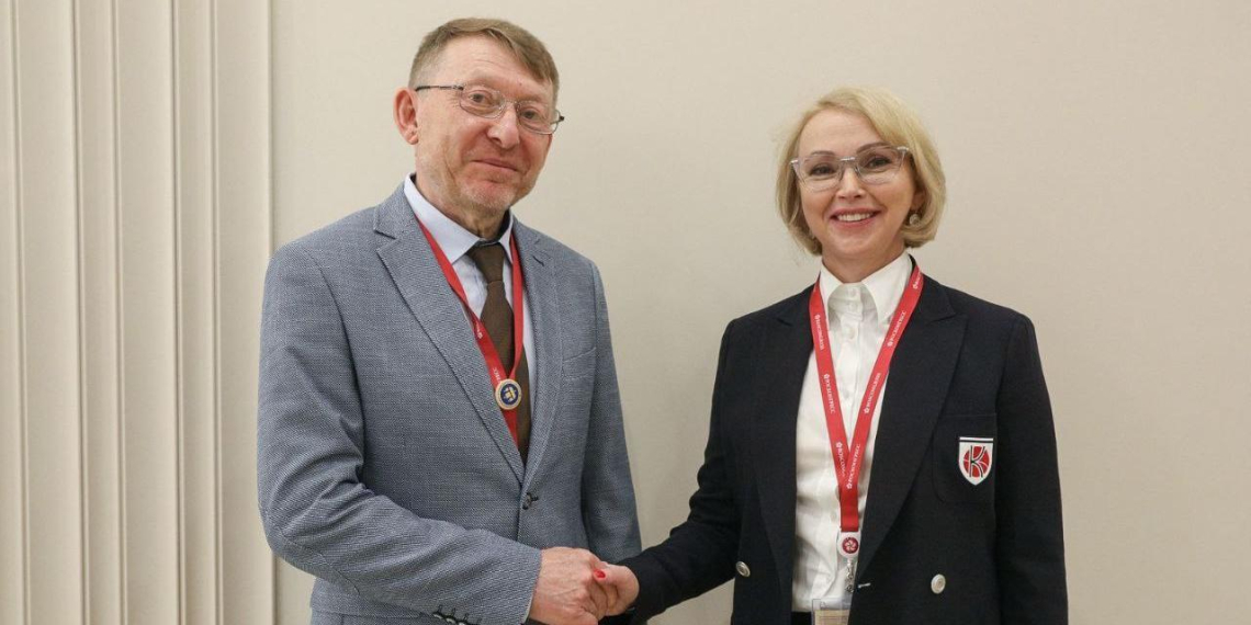 Губернаторы регионов России делятся промежуточными итогами ПМЭФ-2025 