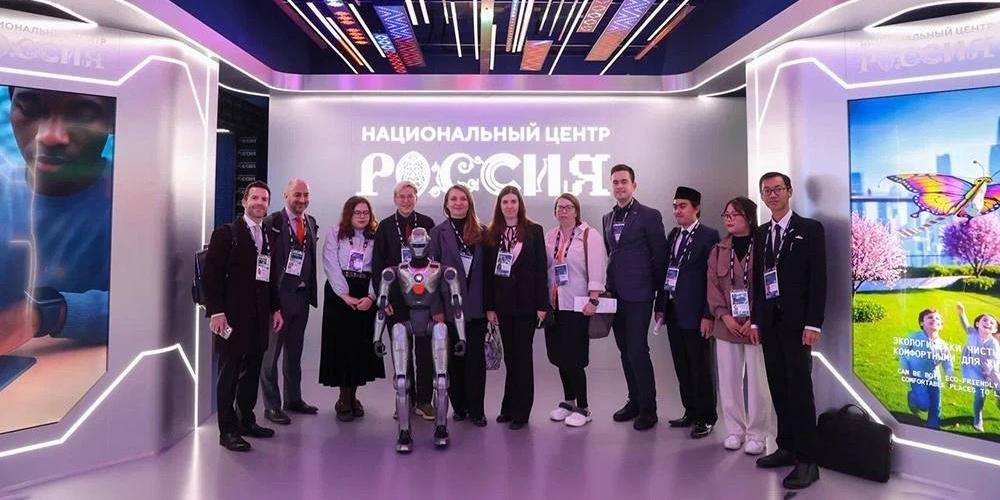 Путин поприветствовал участников симпозиума "Создавая будущее"
