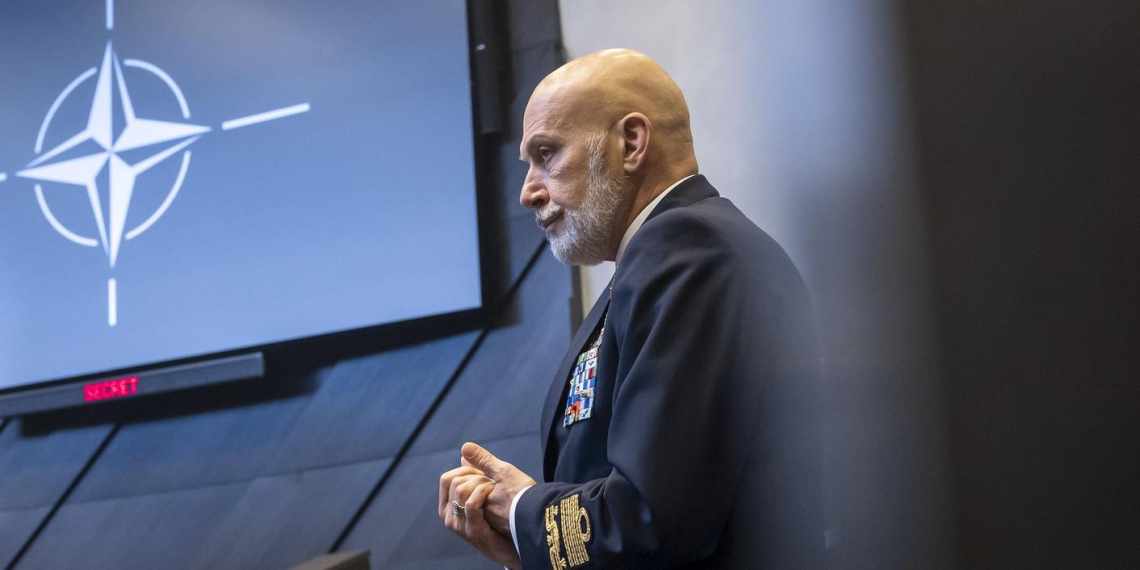 Глава военного комитета НАТО допустил "упреждающий удар" по России