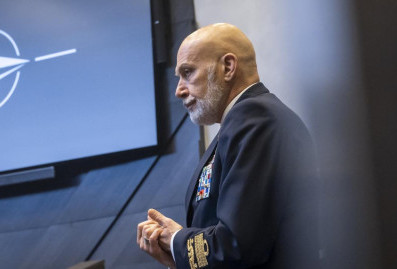 Глава военного комитета НАТО допустил %22упреждающий удар%22 по России