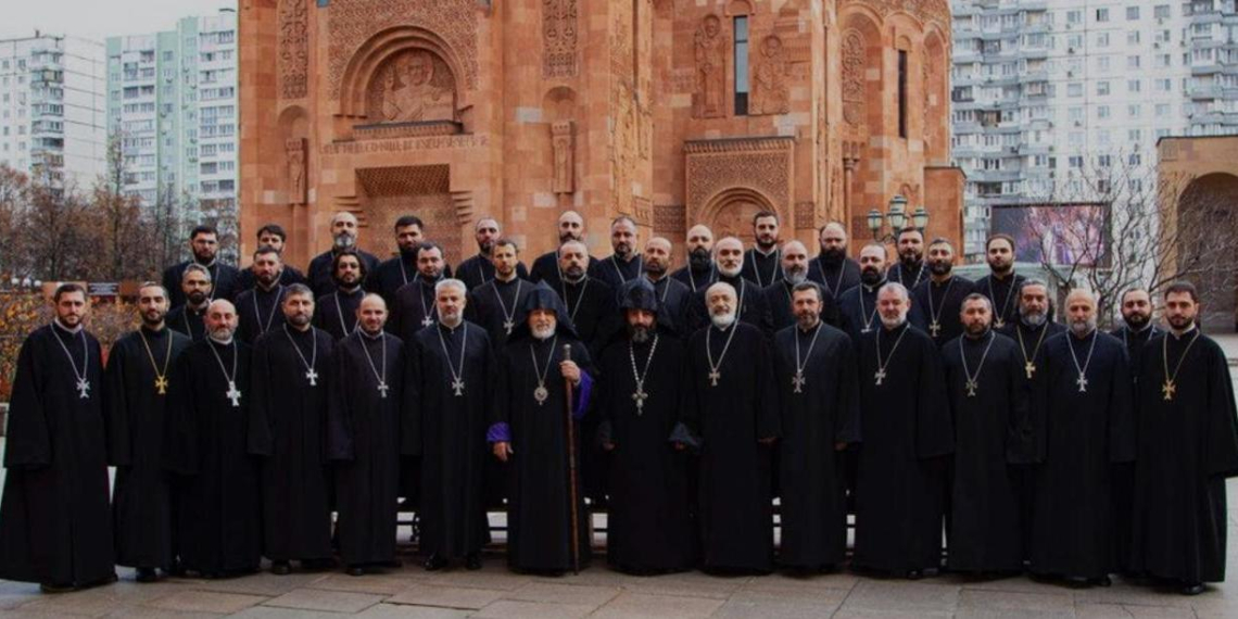 Армянское духовенство в России осудило действия властей Армении против церкви
