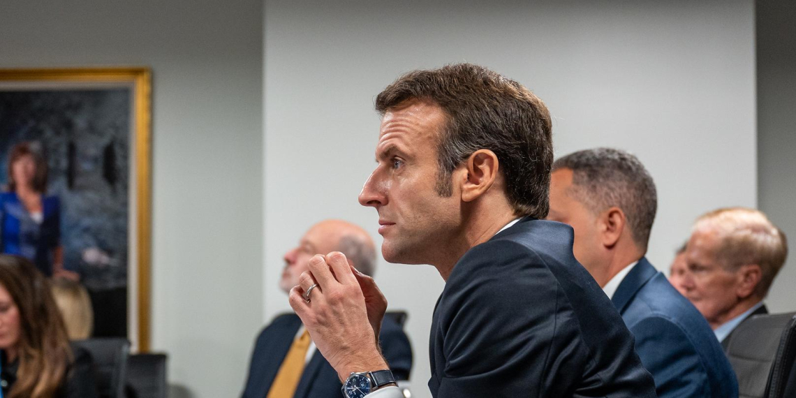 Макрон призвал ввести мораторий на удары по энергетике на Ближнем Востоке 