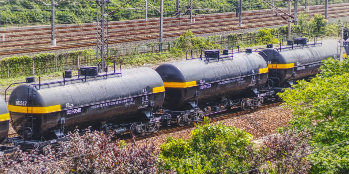 Казахстан получил "сигнал" об остановке экспорта нефти по "Дружбе" в Германию