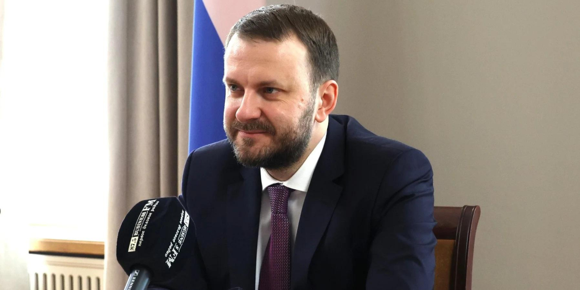 Орешкин заявил о возрождении плановой экономики "в лучшем виде"