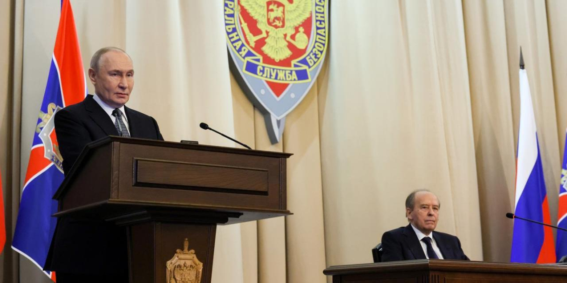 Путин: Париж и Лондон планируют передать Киеву компоненты ядерной бомбы