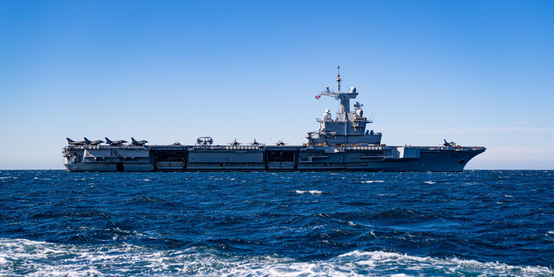 Шведские военные сбили "российский" дрон на подлете к французскому атомному авианосцу