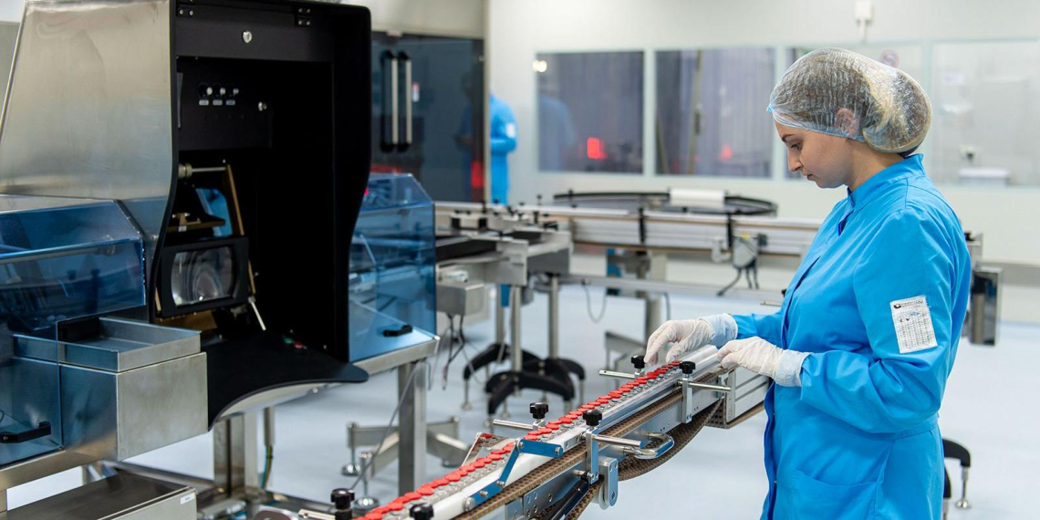 Собянин: Москва наращивает выпуск инновационных лекарственных средств