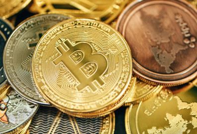 ЦБ предложил разрешить торговлю биткоинами на бирже
