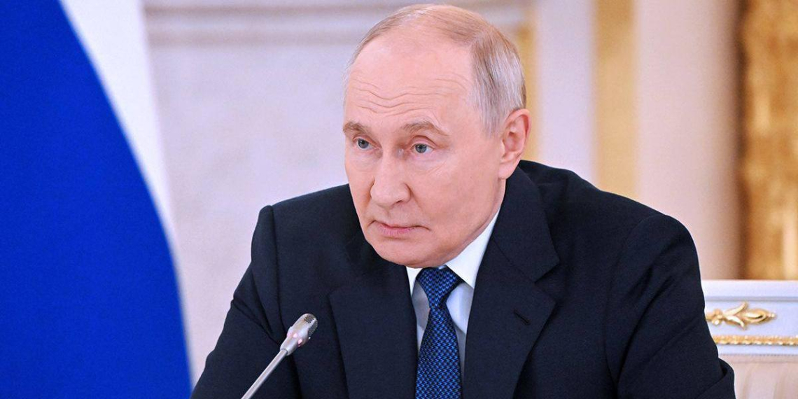 Путин: по предложению "Единой России" регионы смогут направлять до 100 млрд рублей ежегодно на развитие 