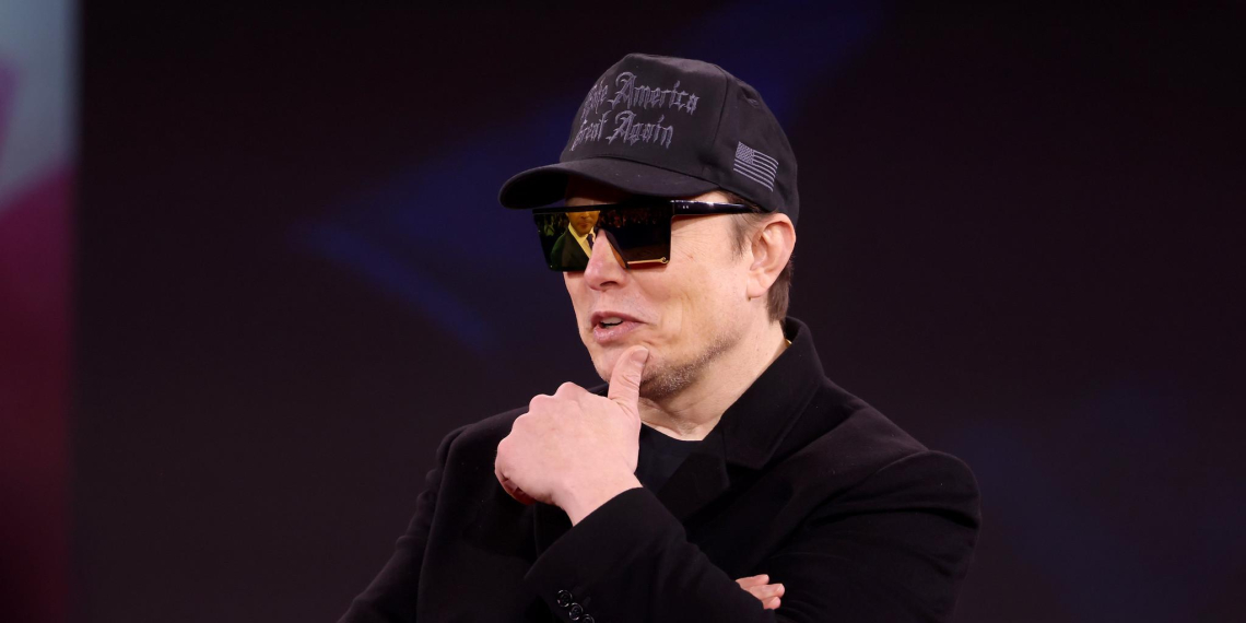 "Слюнявый идиот": Маск ответил главе МИД Польши на требование отключить Starlink в зоне СВО